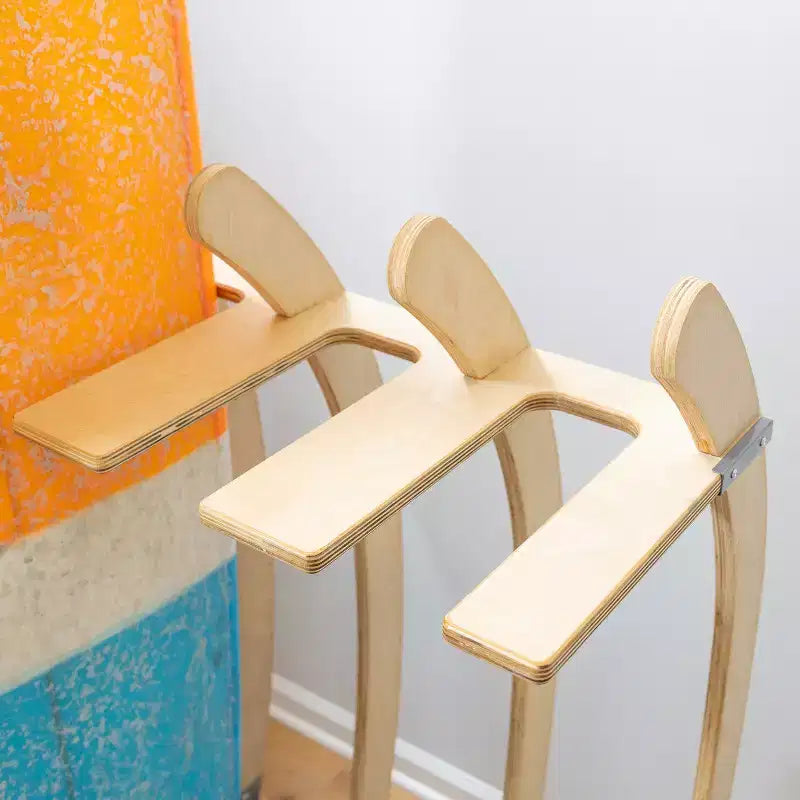 Supporto da pavimento in legno per 4 tavole da surf