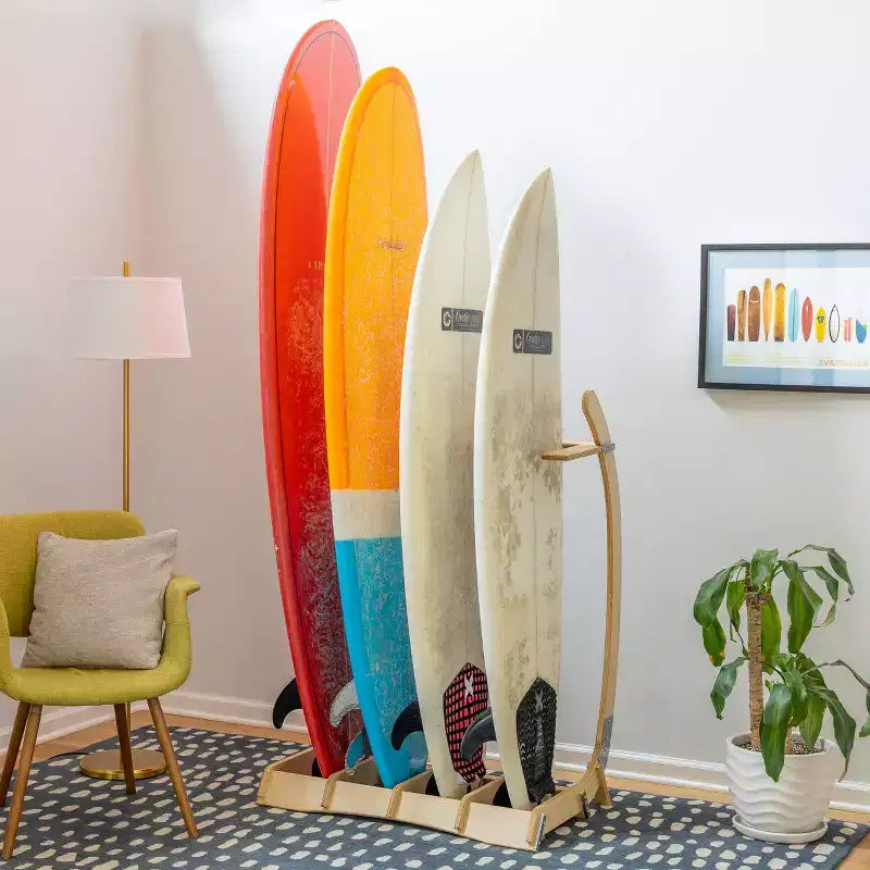 Supporto da pavimento in legno per 4 tavole da surf