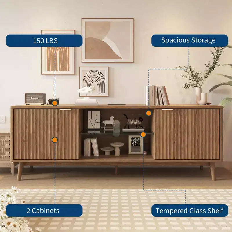 Mobile TV moderno nero da 63" con prese di corrente, ripiano regolabile, ampio spazio di archiviazione, mobile multimediale per soggiorno o camera da letto