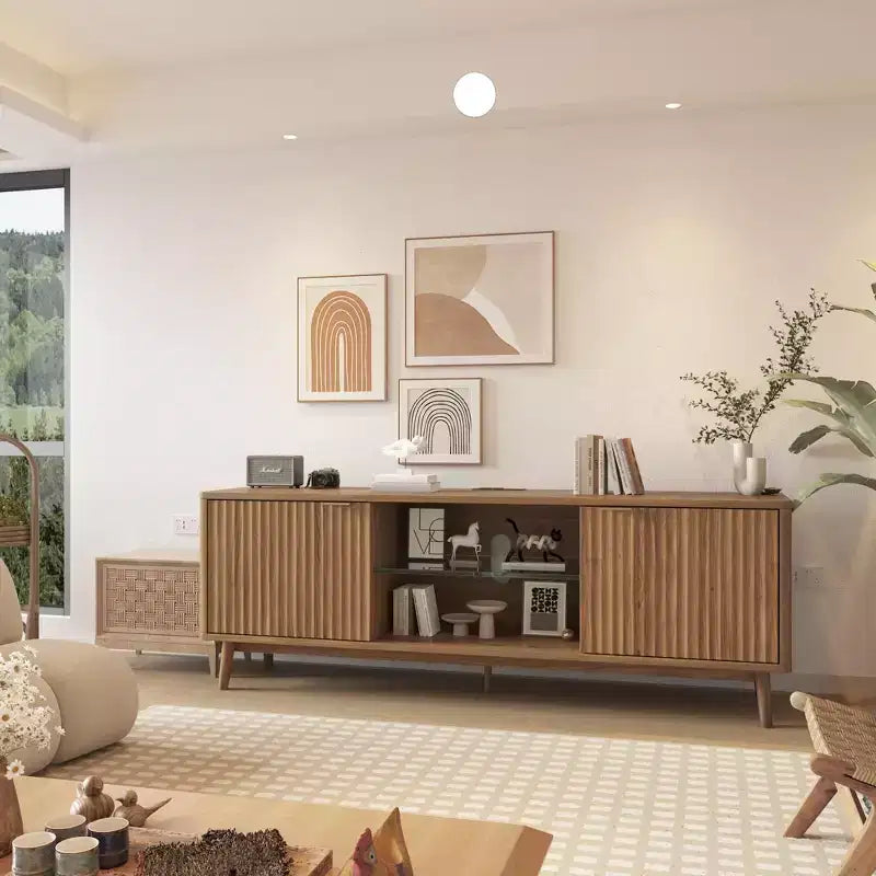 Mobile TV moderno nero da 63" con prese di corrente, ripiano regolabile, ampio spazio di archiviazione, mobile multimediale per soggiorno o camera da letto