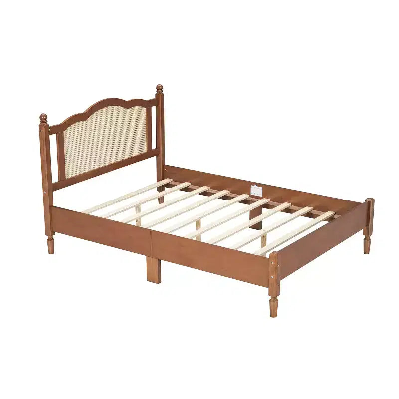 Letto a piattaforma matrimoniale in legno con testiera in rattan naturale, struttura del letto vintage con doghe in legno, noce
