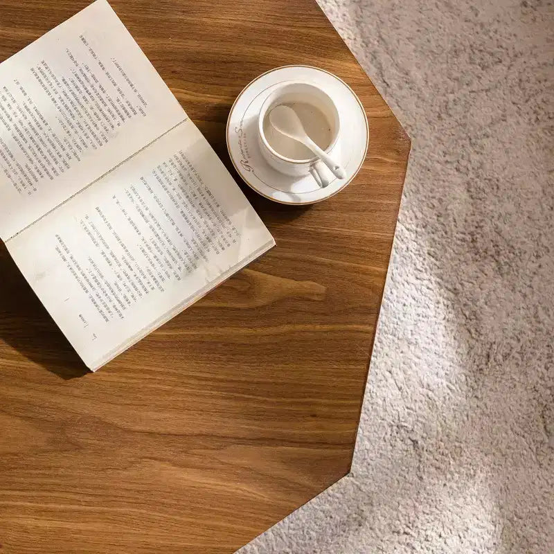 Tavolino da salotto ottagonale in noce con design vintage