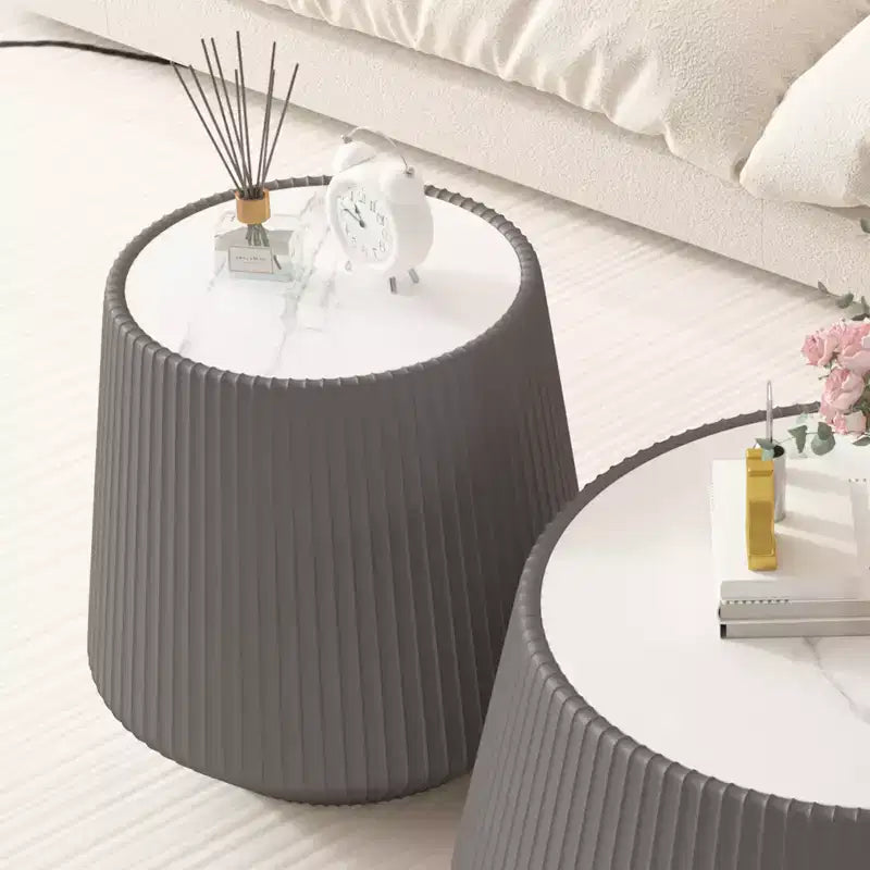 Tavolino da Caffè Rotondo in Pelle con Piano in Pietra Sinterizzata e Rivestimento in Pelle Microfibra