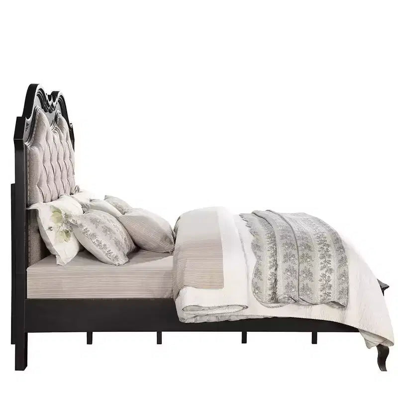 Letto Queen size 5" Chelmsford, tessuto beige, finitura nera anticata - : Rivestimento in lino, struttura in legno, design capitonné