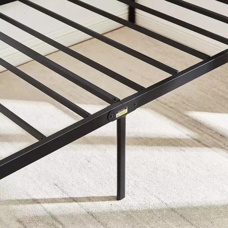 Struttura letto con testiera in legno industriale