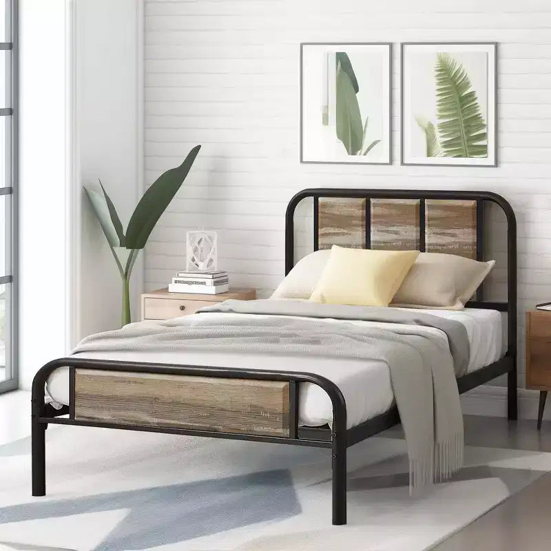 Struttura letto con testiera in legno industriale