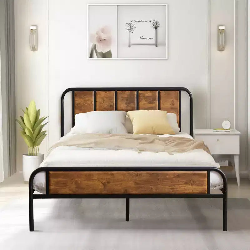 Struttura letto con testiera in legno industriale