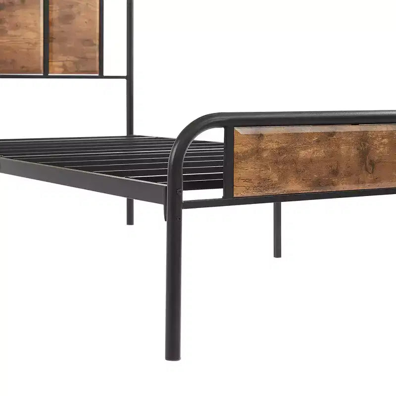 Struttura letto con testiera in legno industriale