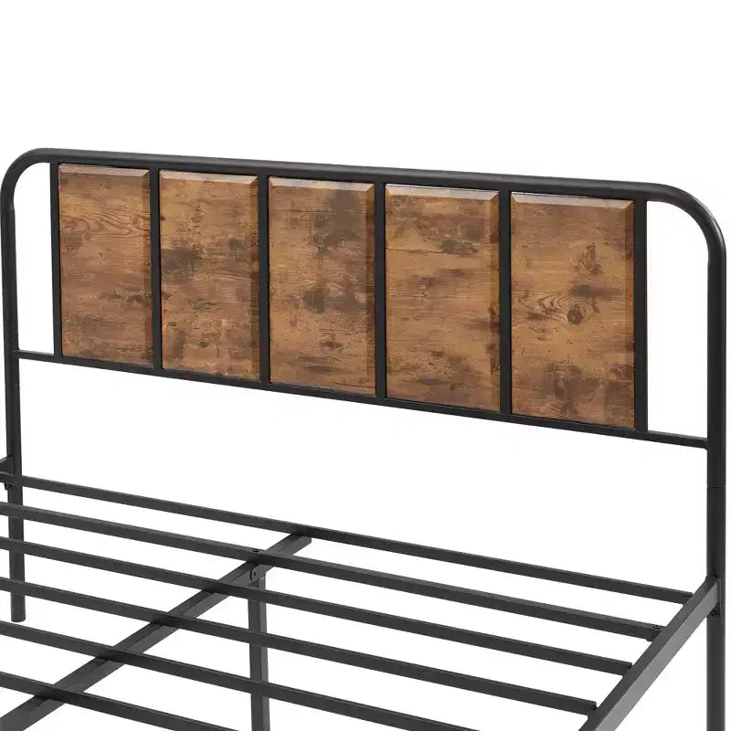 Struttura letto con testiera in legno industriale