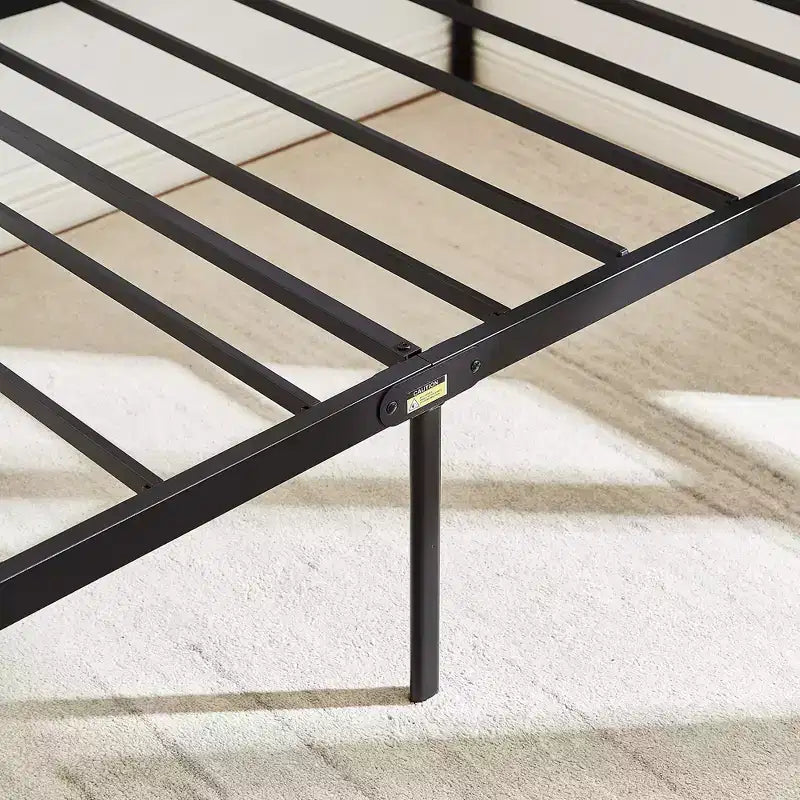 Struttura letto con testiera in legno industriale